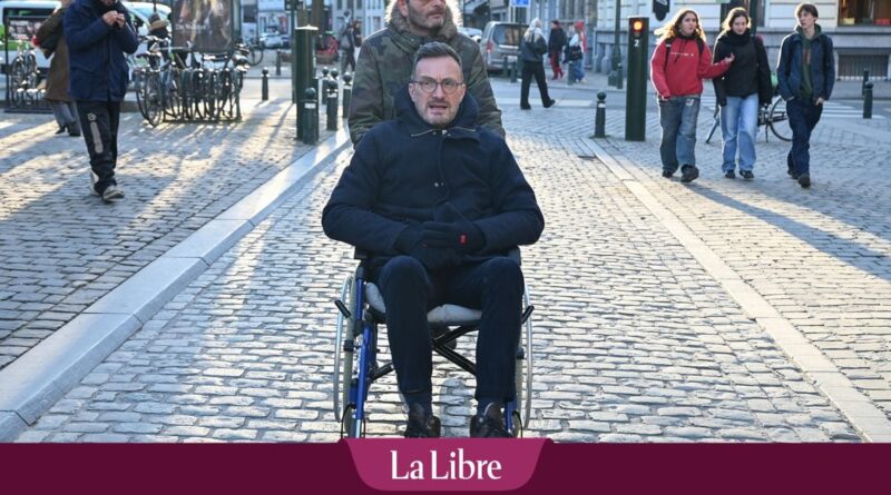 Parlement bruxellois : Pascal Smet absent, faute d'accès à l'hémicycle avec un fauteuil roulant
