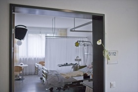 Soins palliatifs: peut-on mourir paisiblement en Suisse?