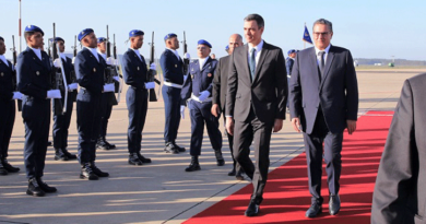 A son arrivée à l’aéroport Rabat-Salé : Pedro Sanchez accueilli par le chef de gouvernement 