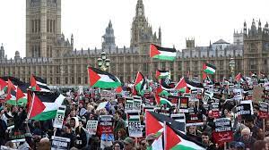 Des dizaines de milliers de Britanniques défilent à Londres en faveur d’un cessez-le-feu à Gaza - Actualités Tunisie Focus