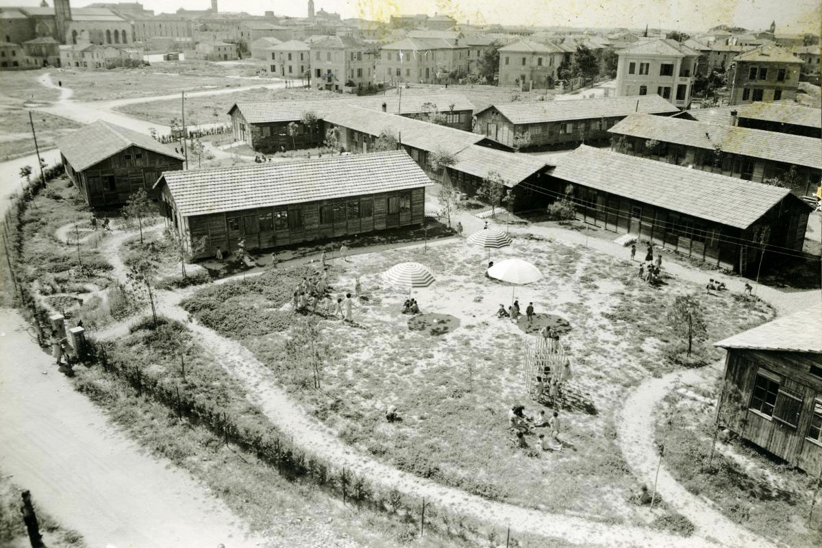 Baraquement servant d école à Rimini dans les années 1940