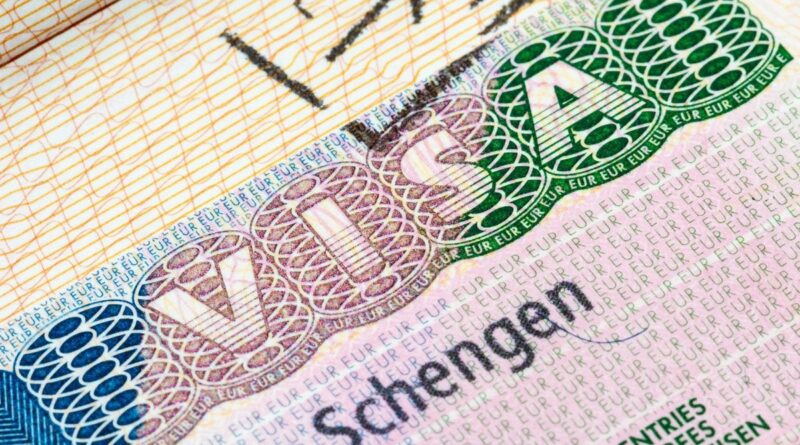 Les dépenses des Algériens en frais de visa Schengen vont exploser en 2024 (Étude)