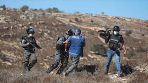 Israël interpelle 66 journalistes de Cisjordanie depuis le 7 octobr - Actualités Tunisie Focus