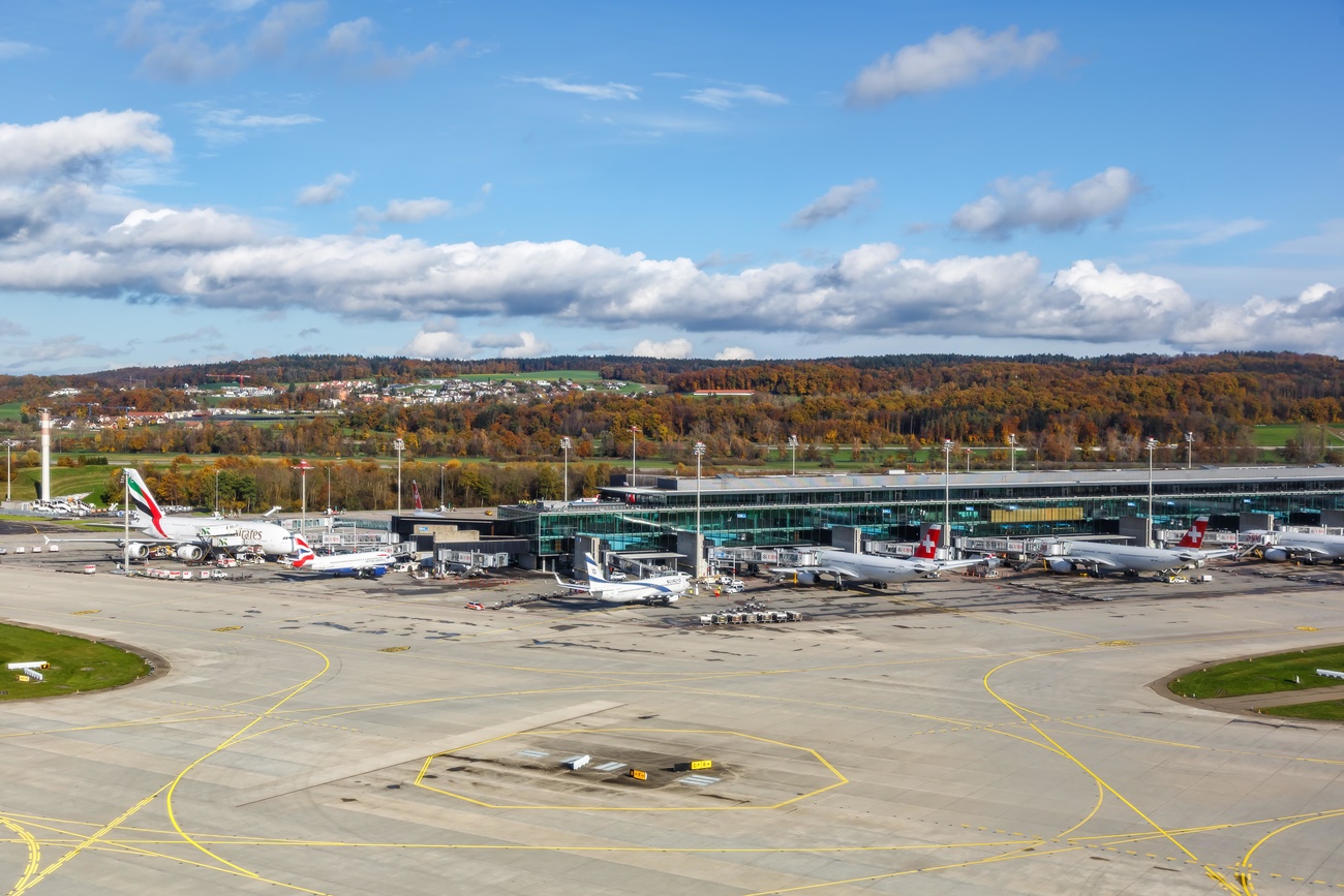 Vue aérienne du terminal Gates E de l'aéroport de Zurich