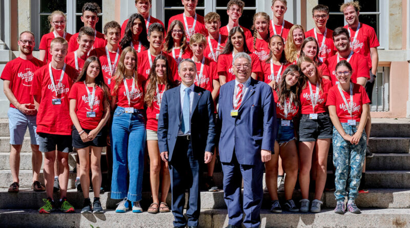 Nombre record de candidatures au Parlement des jeunes Suisses de l’étranger - SWI swissinfo.ch
