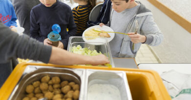 De plus en plus d’incidents racistes signalés dans les écoles - SWI swissinfo.ch