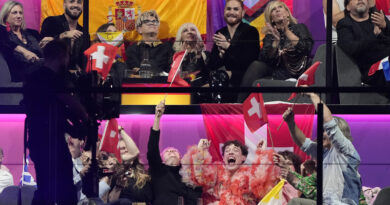 Nemo offre à la Suisse un triomphe à l'Eurovision avec son titre «The Code»