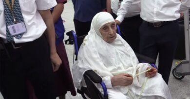 Âgée de 130 ans, Hadja Sarhouda se rend à la Mecque pour réaliser son rêve