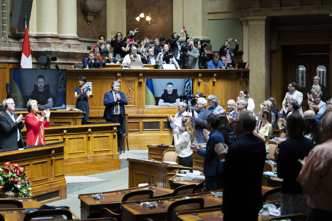 Volodymyr Zelensky devant le Parlement