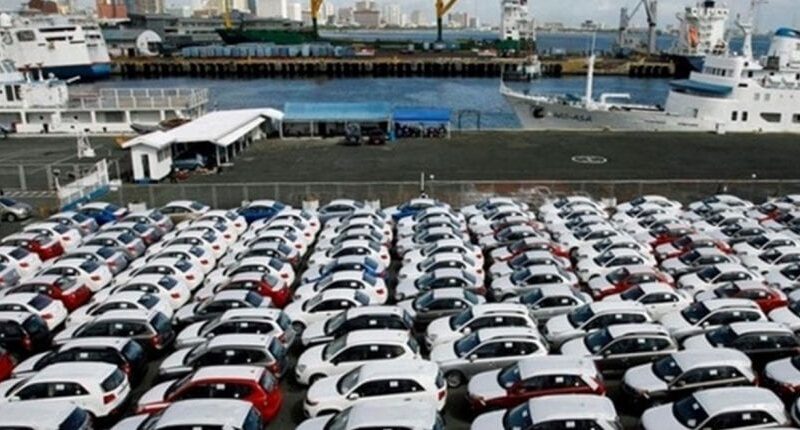 "Si quelqu’un veut acheter une voiture, il n’a qu’à l’importer lui-même", déclare Aoun