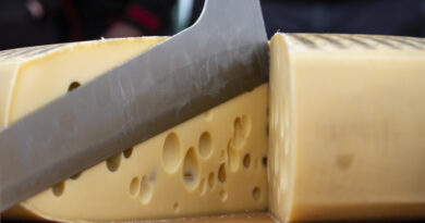 Un emmental doit avoir des trous – et ils doivent être assez grands