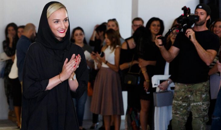 Innovateurs de la mode 2024 : Forbes honore la styliste franco-algérienne Faiza Bouguessa