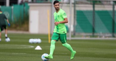 "Je marquerai 15 à 20 buts avec Wolfsburg", Amoura annonce déjà la couleur