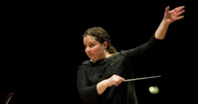 JO 2024 : Zahia Ziouani, la cheffe d'orchestre d'origine algérienne, fait vibrer le Stade de France