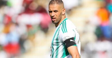 Islam Slimani de retour au CRB, 11 ans après