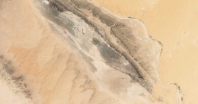 Images intrigantes : la NASA capture l’apparition d’un lac vert géant dans le Sahara algérien