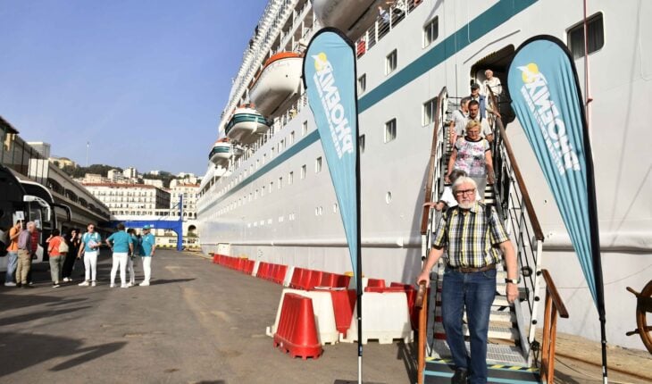 Le navire MS Amera accoste au port d'Alger