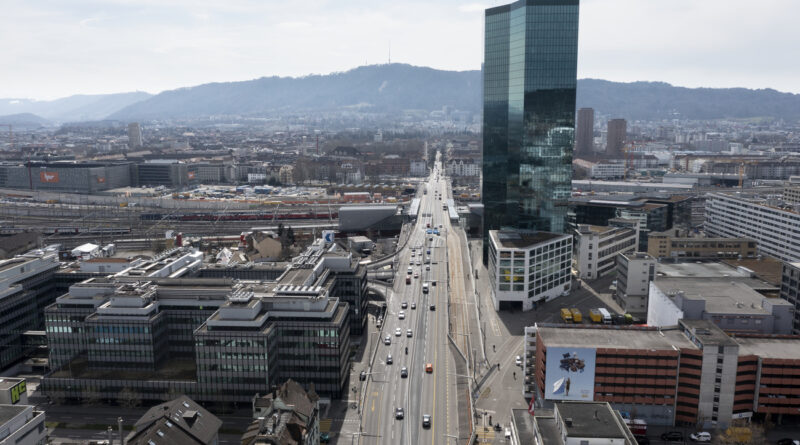 Pierre de Meuron: Â«Non, la Suisse n'est pas mocheÂ», mais Â«il y a beaucoupÂ» d'erreurs architecturales