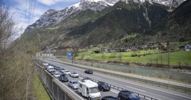 Pourquoi la Suisse, pays du rail, est encore aussi un pays d’autoroutes 