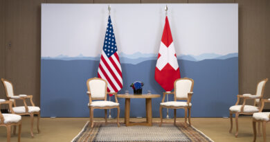 Promotion de la démocratie: les efforts des États-Unis suscitent l’«enthousiasme» de la Suisse