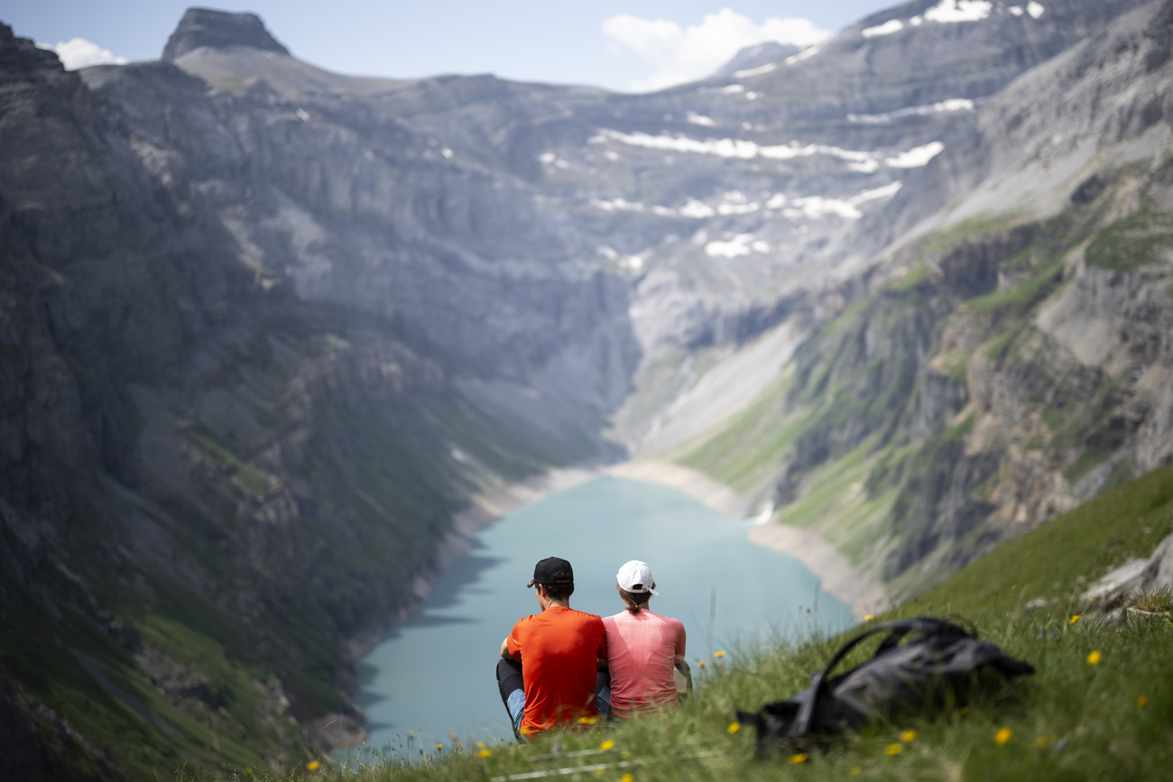 Thibaud Monney, 28 ans, est un passionné de randonnées en montagne. Pour ce coeur à prendre, arpenter seul les paysages alpins est déjà un plaisir, mais partager ces moments à deux serait encore mieux.