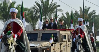 70ᵉ anniversaire de la Révolution : Tebboune donne le coup d’envoi du défilé militaire