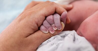 A terre, en mer ou dans les airs, ces bébés sont nés dans des endroits étonnants