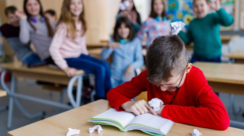 Ambassadeurs, médiation animale… Ces nouvelles armes pour venir à bout du harcèlement scolaire