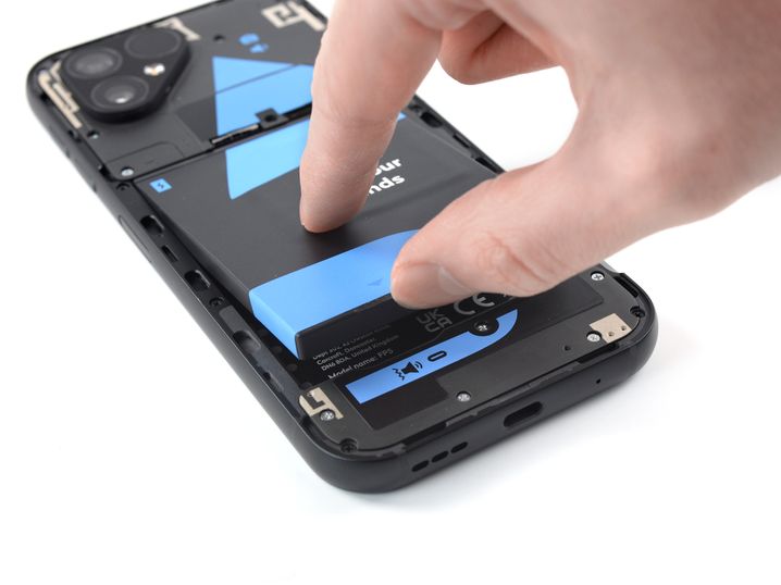 Selon iFixit, le Fairphone 5 est le smarphone le plus facilement réparable.