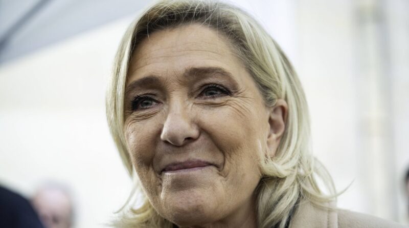 Budget 2025 : Marine Le Pen relance l’idée de la censure, cette fois plus qu’une simple menace fantôme ?