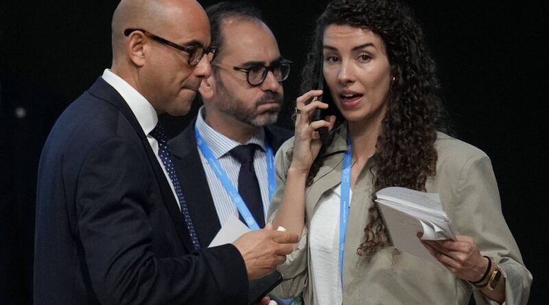 COP29 : Le projet final d’accord prévoit « au moins » 300 milliards de dollars par an pour les pays pauvres