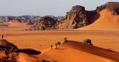 Découverte inattendue au cœur du Sahara algérien : un village abandonné émerge des sables