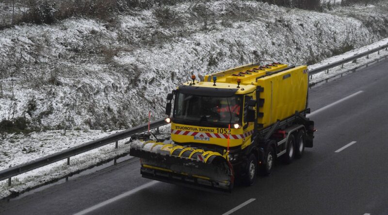 EN DIRECT Neige et vents violents : Météo France place 54 départements en alerte orange, les premiers flocons en Bretagne et en Normandie…