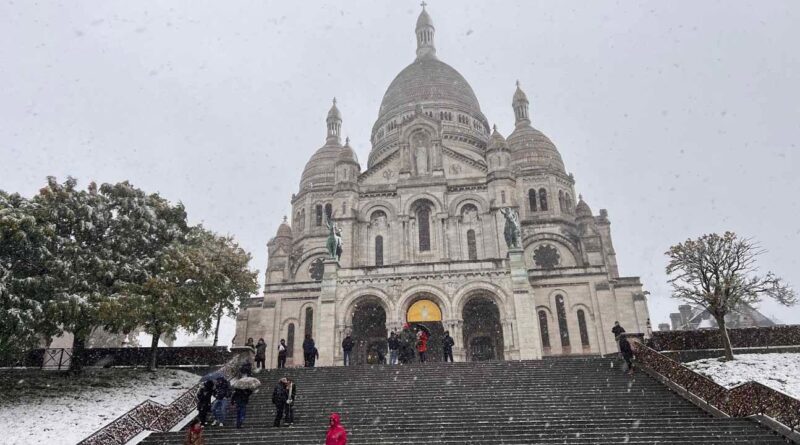 EN IMAGES : Il neige !!! Découvrez Le Mans, Rennes, Versailles, Chambord ou encore le PSG sous un manteau blanc