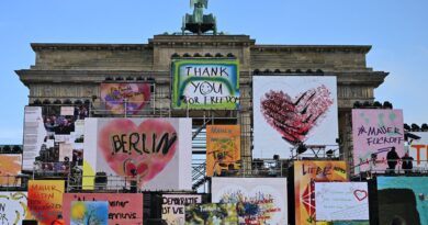 EN IMAGES. « Un jour heureux »… Berlin célèbre les 35 ans de la chute du mur