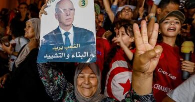 En Tunisie, le président Kaïs Saïed donné vainqueur d’une élection jouée d’avance