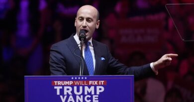 Etats-Unis : Stephen Miller, artisan des politiques migratoires, fait son retour dans l’administration Trump