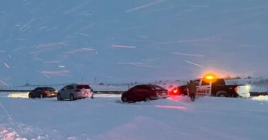 Etats-Unis : Une tempête de neige massive bloque une centaine de voitures dans l’ouest du pays