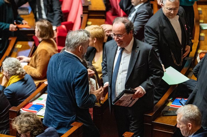 Alexis Corbiere et Francois Hollande à l'Assemblée nationale.