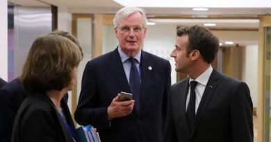 Gouvernement Barnier : L’Elysée dément qu’Emmanuel Macron ait prédit qu’il allait « tomber »