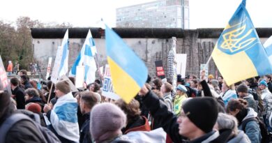 Guerre en Ukraine : L’opposition russe en exil manifeste à Berlin contre Poutine et la guerre