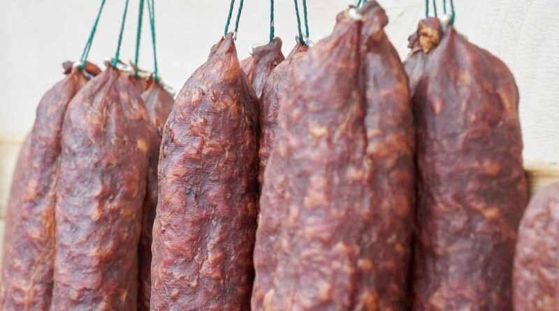 Intoxication alimentaire : Des calendriers de l’Avent au saucisson rappelés pour risque de listeria