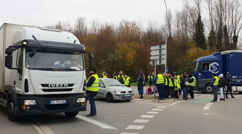 Les « gilets jaunes » seront-ils de retour sur les ronds-points ce week-end, au moins « pour se retrouver » ?