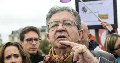 LFI : Mélenchon accuse Retailleau de mettre « en danger » les Insoumis en les liant à l’antisémitisme