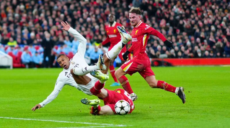 Liverpool-Real Madrid : Kylian Mbappé s’illustre… avec une chute spectaculaire qui devient virale en ligne