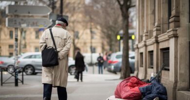 Lyon : Un SDF retrouvé mort dans la rue, tué à coups de parpaing