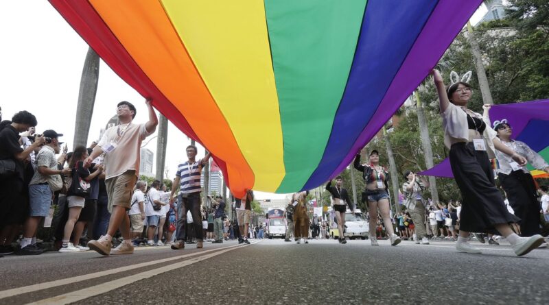 Malaisie : C’est quoi cette histoire de montres LGBT confisquées par les autorités ?