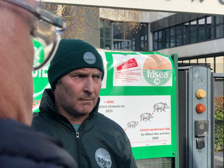 Yves Rolland, éleveur à Paimpont, en Ille-et-Vilaine, fait partie des agriculteurs les plus touchés par les ravages des sangliers.