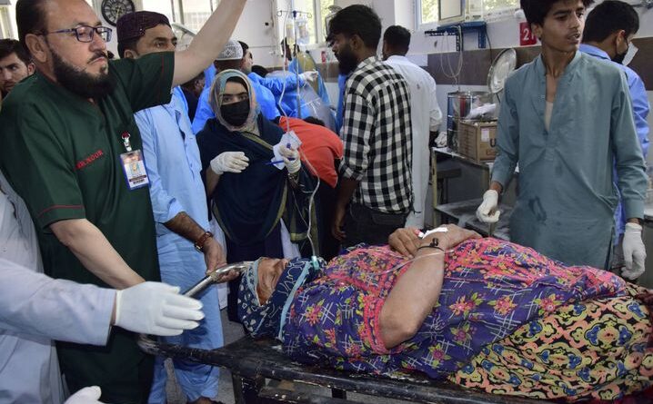 Pakistan : Au moins 25 morts dans une explosion sur le quai d’une gare