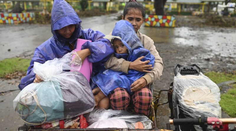 « Potentiellement catastrophique », le super typhon Man-yi menace des millions de personnes aux Philippines